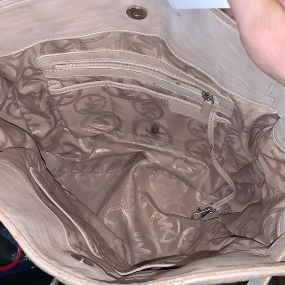 COPY - 🐇 Michael Kors quilted Hamilton 🐇 - Picture 5 of 5